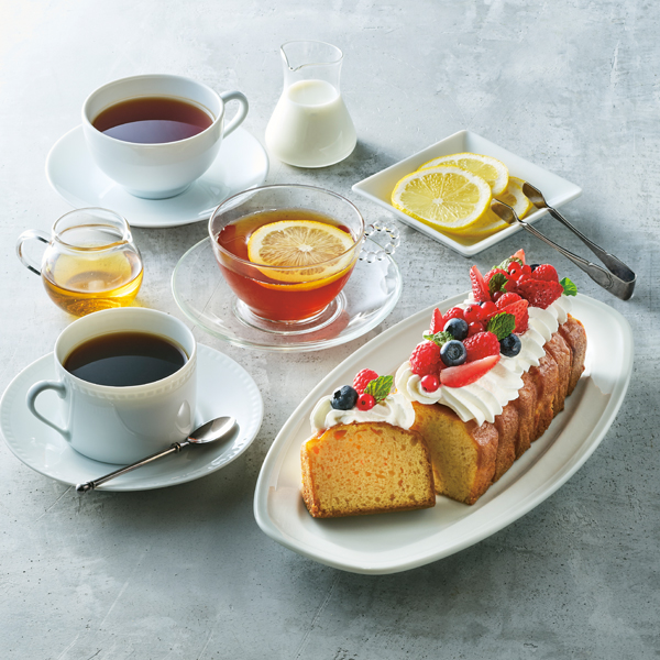 AGFちょっと贅沢な珈琲店スペシャルブレンドと金澤兼六製菓オリジナルケーキ