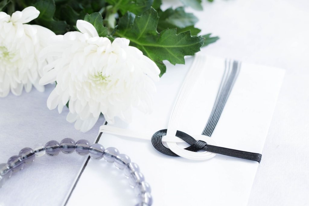 香典返ししないのは非常識？感謝の伝え方とトラブル回避策を解説