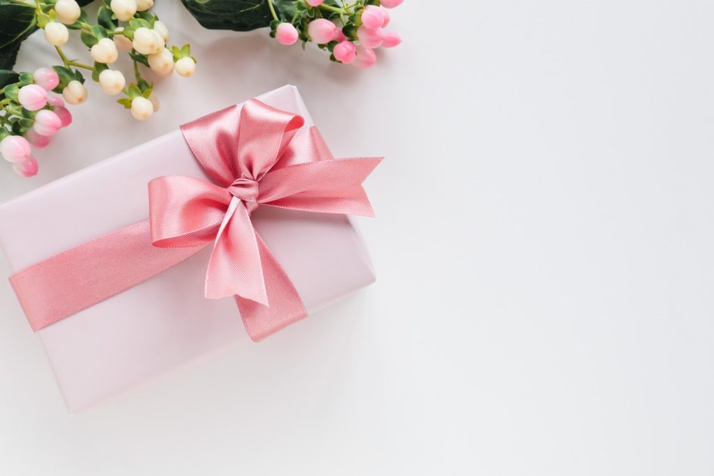 社員向け周年記念品の人気ランキング｜予算別やセンスのいいアイテムの選び方も紹介