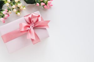 社員向け周年記念品の人気ランキング｜予算別やセンスのいいアイテムの選び方も紹介