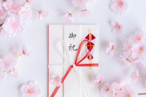 退職祝いに使う熨斗（のし）の正しいマナー｜表書き・のし袋の水引を退職理由別に解説