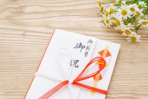 新築祝い　相場