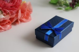 会社の記念品で喜ばれるアイテムは？人気ランキングや選ぶポイントも紹介