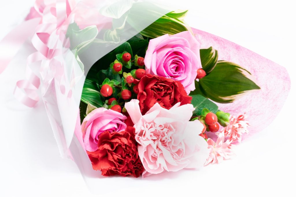 退職プレゼントを先輩に贈る際のポイント｜もらって嬉しいものや避けるべきものも紹介